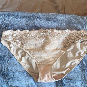 Chantelle Sz M panties